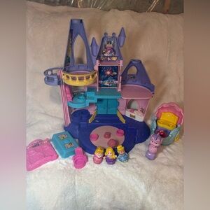 Little People Princess Songs Palace with accessories and Princess talkers